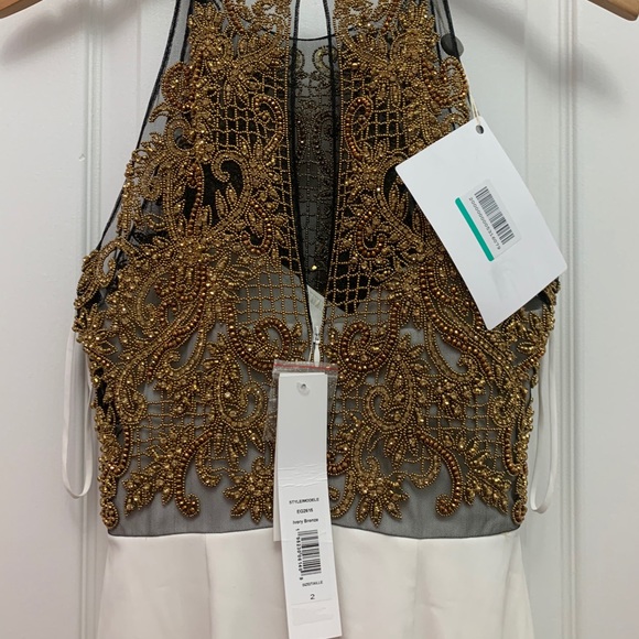 ❌SOLD❌Beaded racer ivory Tully gown - Picture 8 of 10